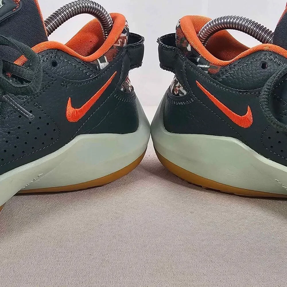 Nike boy zoom